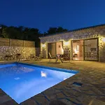 David's - Private Pool & Scenic Surroundings, By Zantewize