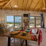 David's - Private Pool & Scenic Surroundings, By Zantewize