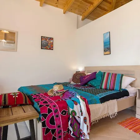 Villa David's - Private Pool & Scenic Surroundings