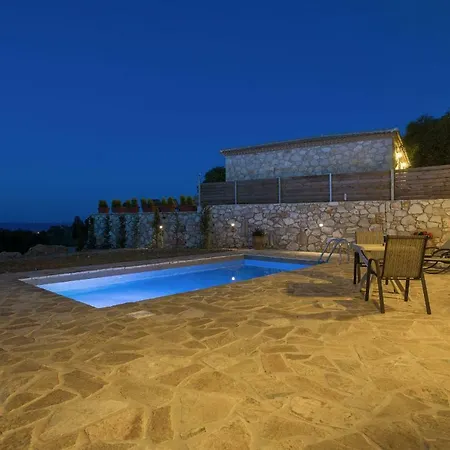 Villa David's - Private Pool & Scenic Surroundings, By Zantewize *