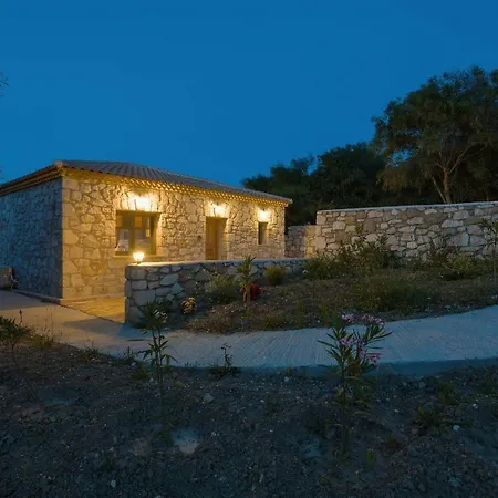 David's - Private Pool & Scenic Surroundings *