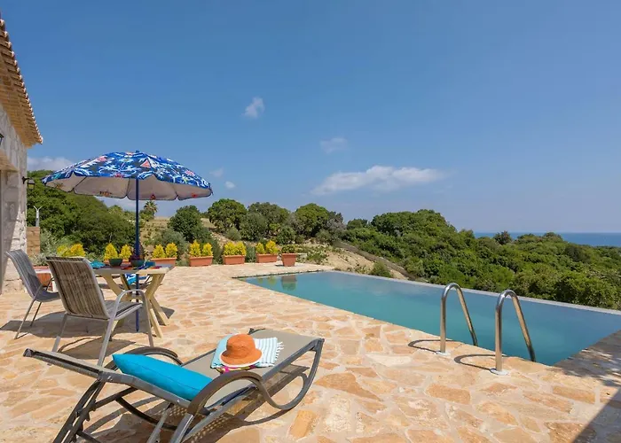 Villa David's - Private Pool & Scenic Surroundings, By Zantewize