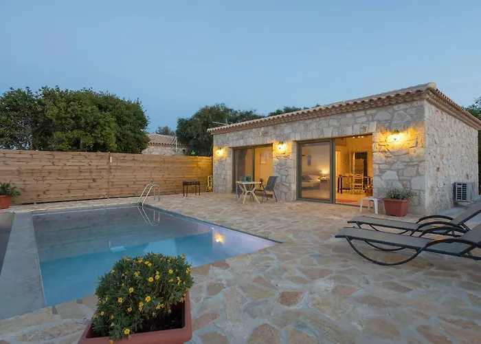 David's - Private Pool & Scenic Surroundings, By Zantewize